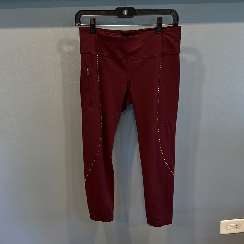 Lululemon Speed Up Crop (21") Excellent Condition